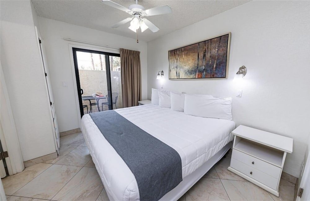 101 -Fully Furnished 1BR Suite-Prime Location! by RedAwning