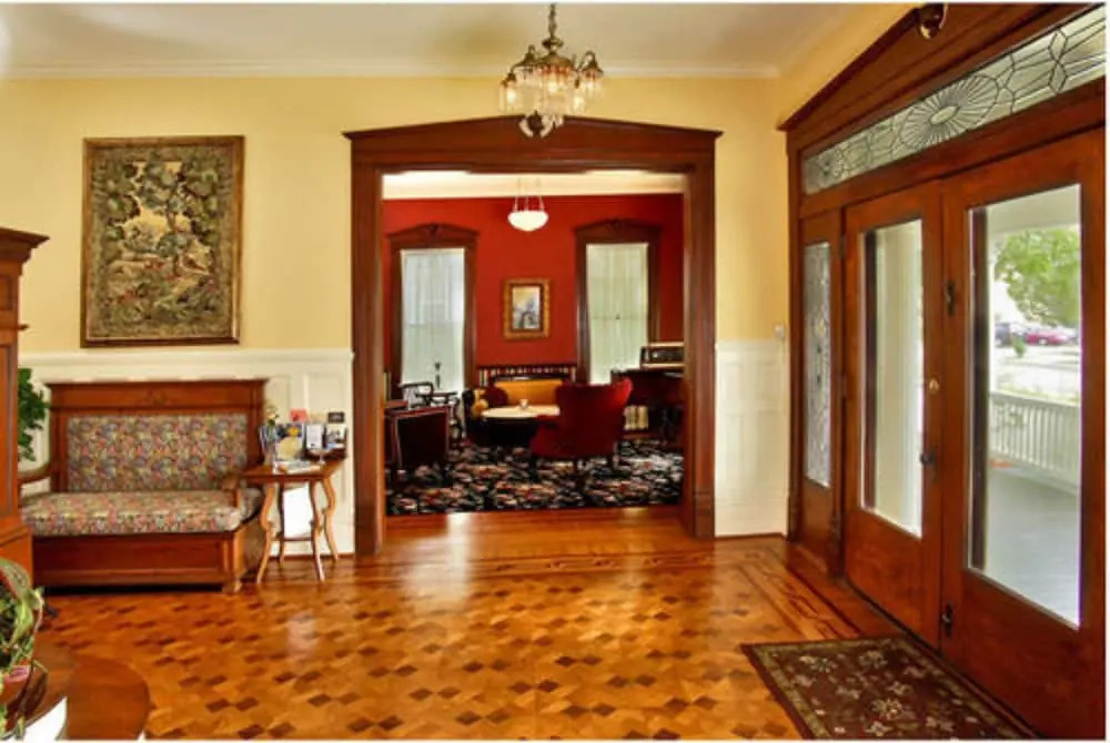 Corinthian Bed  Breakfast