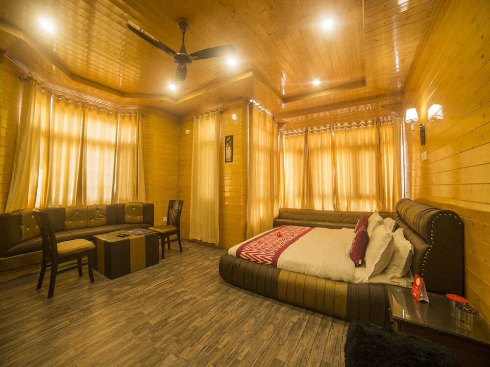 OYO 5582 Master Residency