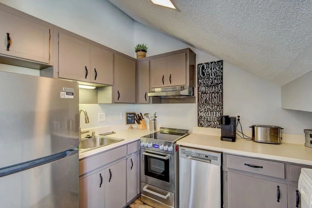 Top Of Seven 2BR - Amazing Grandfather Mtn Views From This Updated Condo