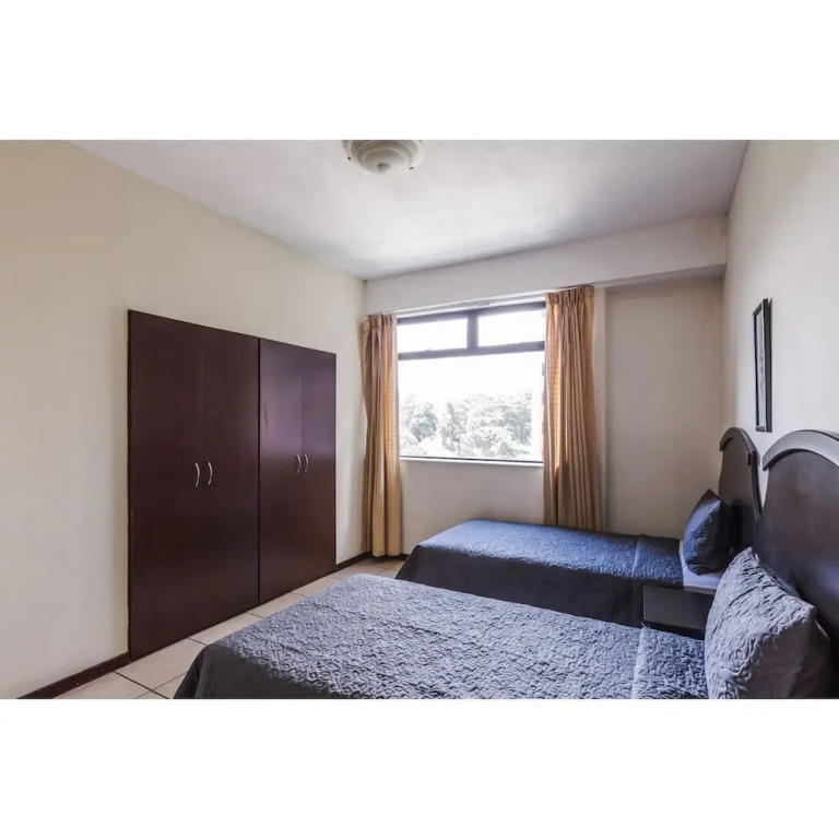 Sophistidated 2 BDRM Apartment @ Zona 14