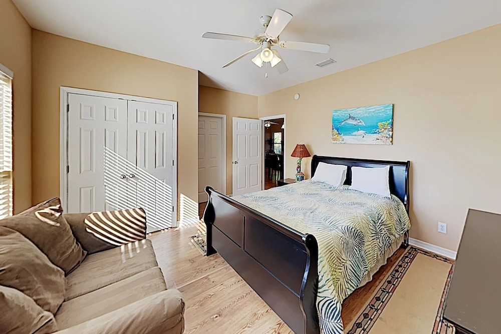 Updated Beach W/ Pools - Walk To Waves! 3 Bedroom Cabin