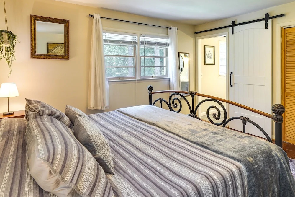 Southern Pines Vacation Rental w/ Deck & Grill!