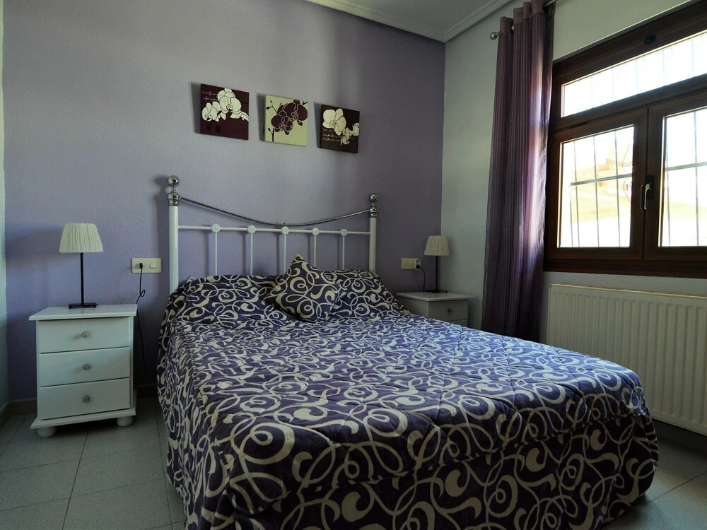Villa With Private Swimming Pool in Queseda