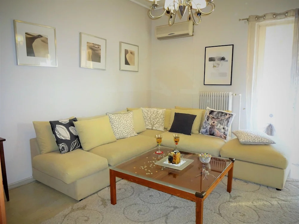 Urban Cosy Flat, 5' Tram/Metro, 2Km From Acropolis