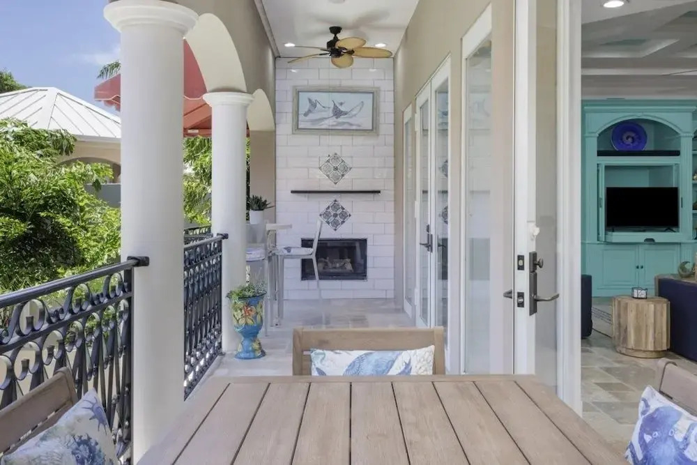 Il Paradiso Perduto 7 Bedroom Home by RedAwning