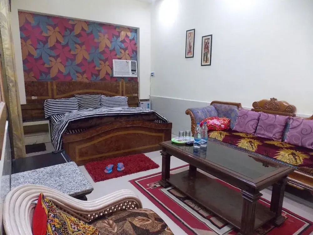 Hotel Roopam Dudhwa