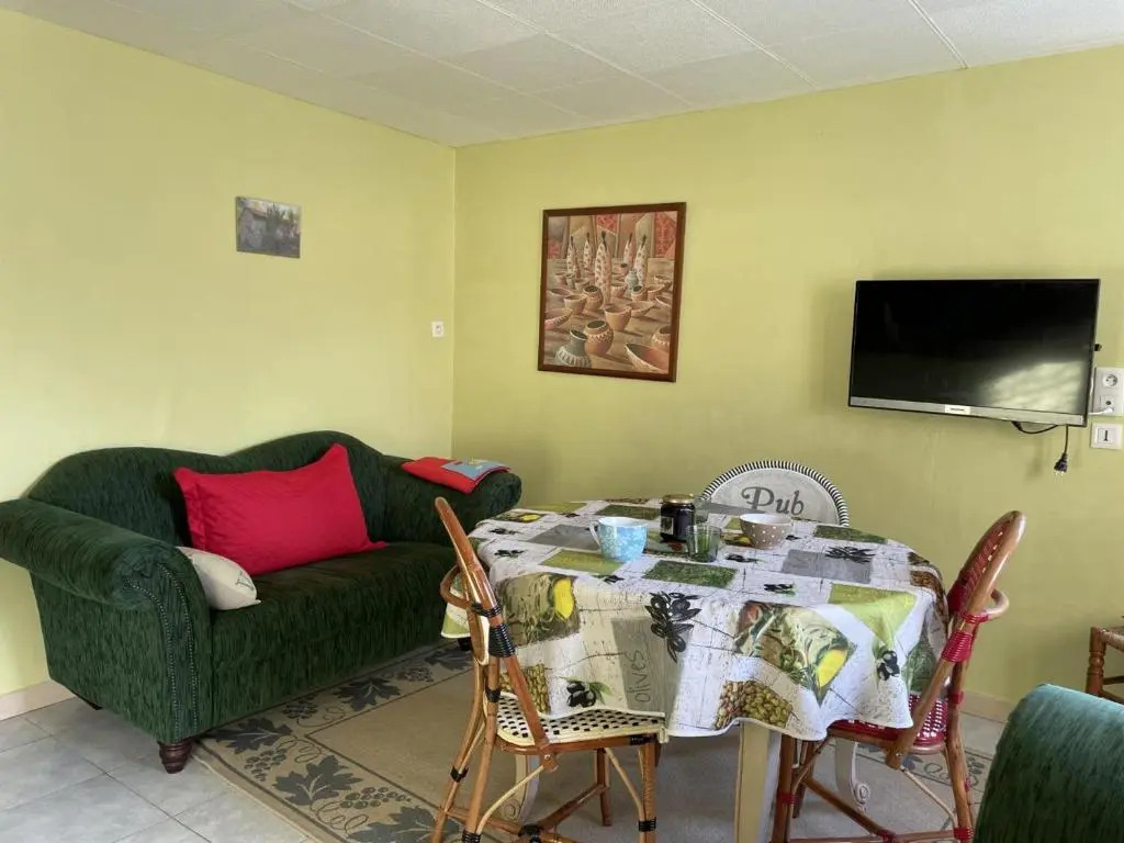 Maison de charme à Arfeuilles pour randonnées - FR-1-489-52
