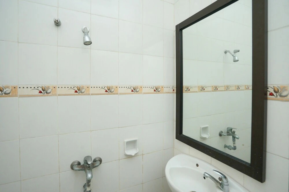 Female Guest House by OYO Rooms