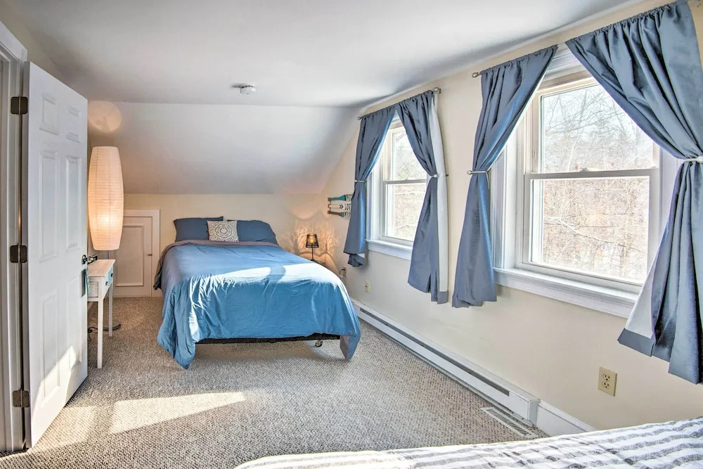 Gilford Home w/ Forest View, by Lake Winnepesaukee