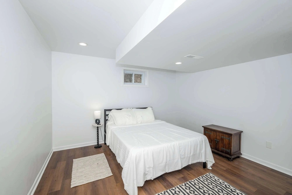 Top Notch City Escape w King Bed