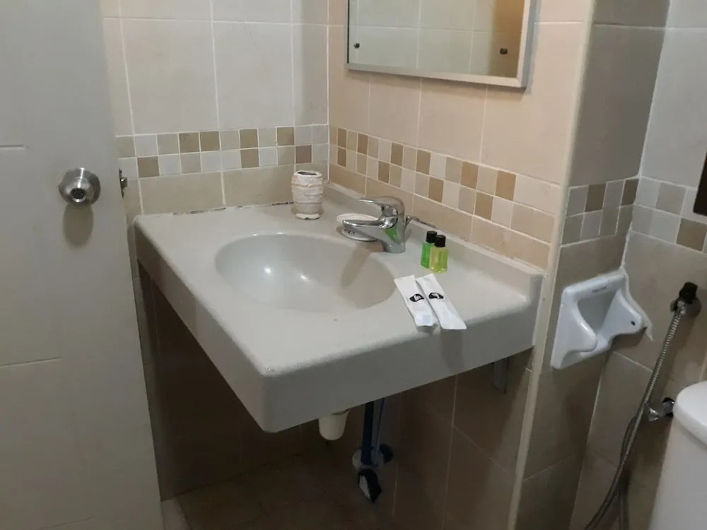 Studio Suite at Casa Mutiara 5 mins walk to LRT, Jalan Alor and Bukit Bintang