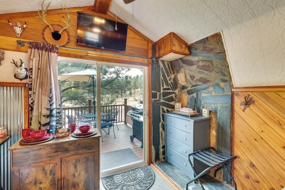 Tiny Cabin w/ Outdoor Dining Area - Near Keystone!