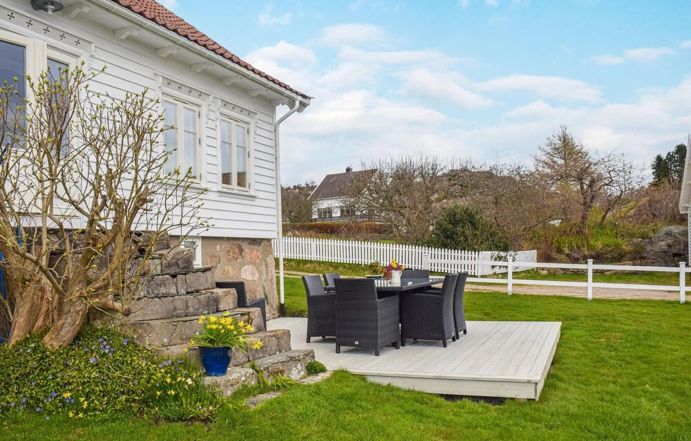 3 Bedroom Cozy Home In Lindesnes