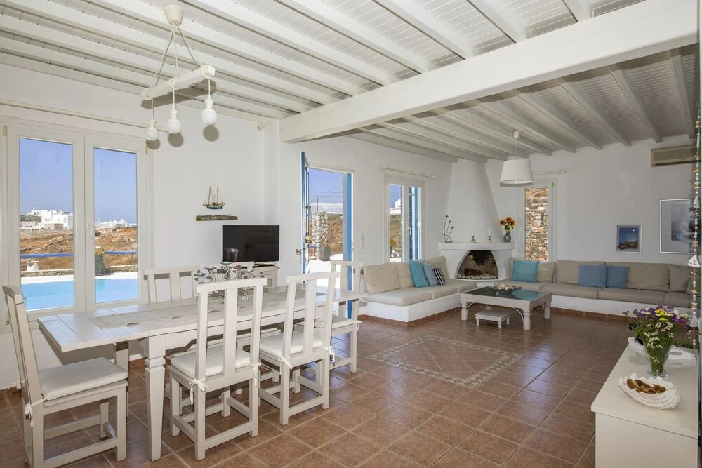 Serene Villa by Stylish Stays