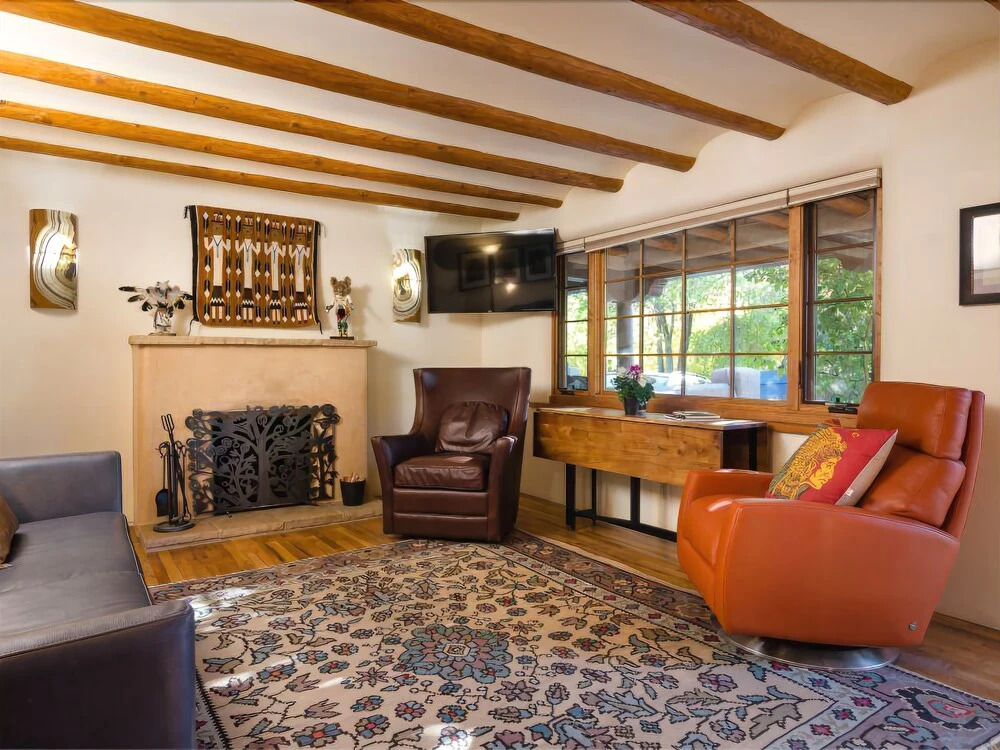 Casa Contenta - Charming East Side Family Home With Hot Tub, Walk to Canyon Rd