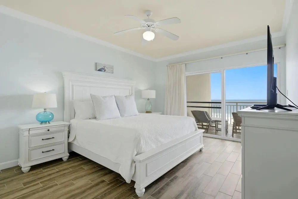 Admirals Quarters 506