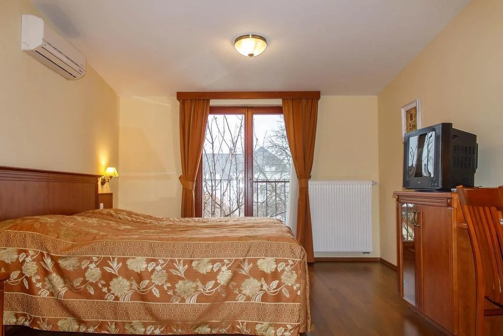 Pannon Hotel Bejelentkezés 20 óráig, Check-in until 20 oclock, Einchecken bis 20 Uhr