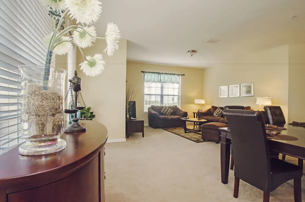 3BD 2BA Sleeps 8 Platinum RVC30203 Bedroom RHOF