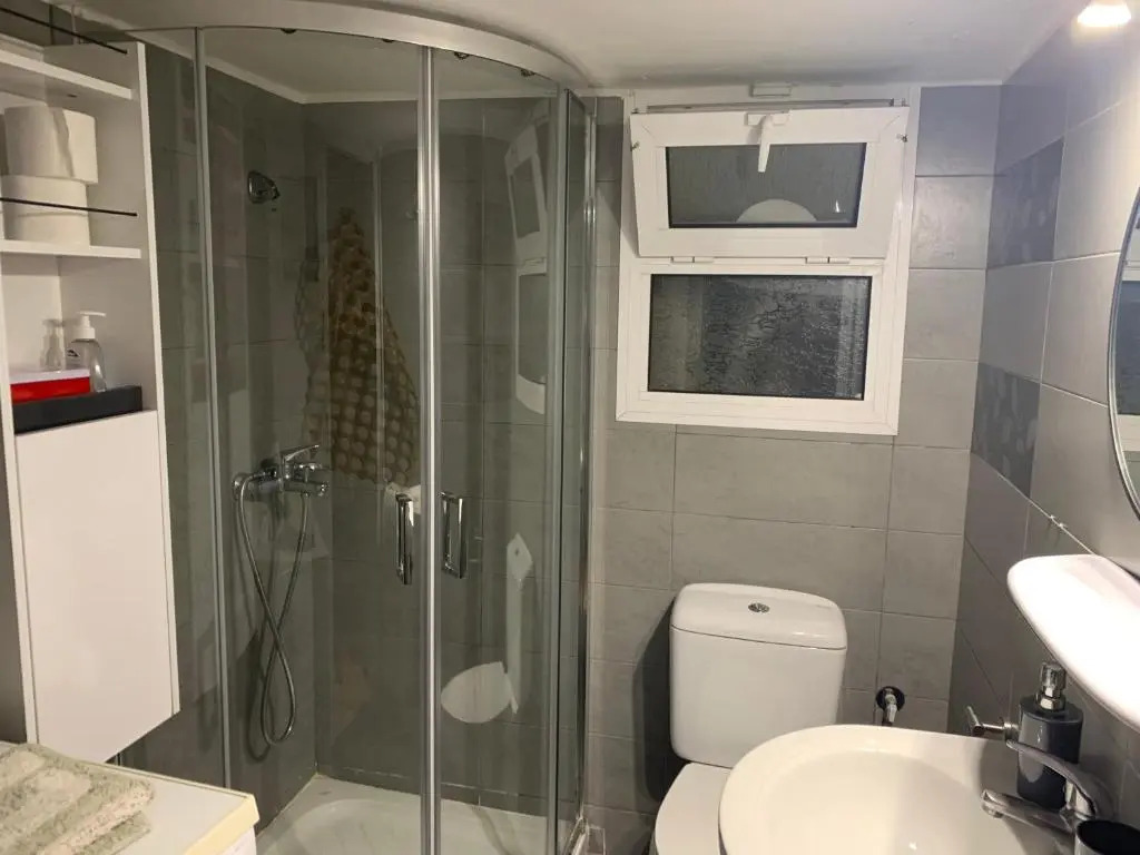 Awesome Home 3' from Metro (M3) Station Agia Paraskevi