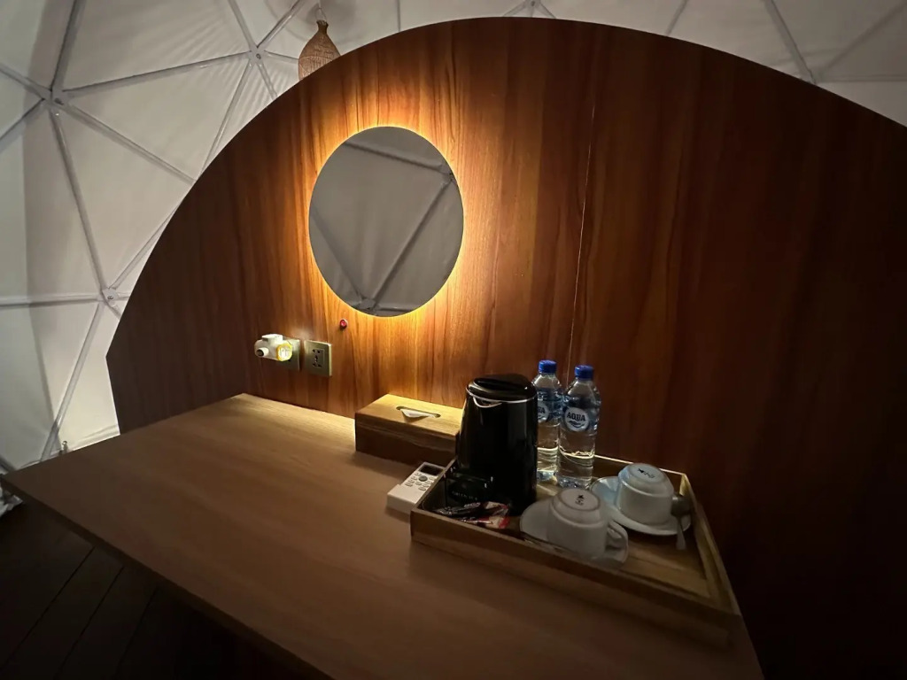 Glamping @ Pebbles & Fins