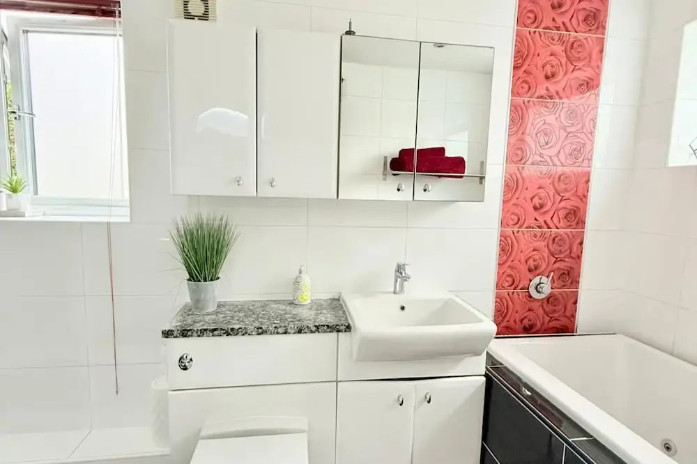 3 Bed-sleeps 6-hot Tub-pet Friendly-parking