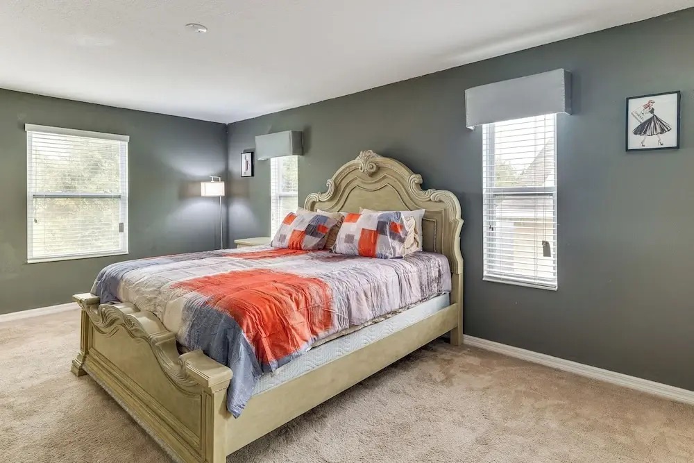 Media Lounge & Bar: Spacious Davenport Family Home