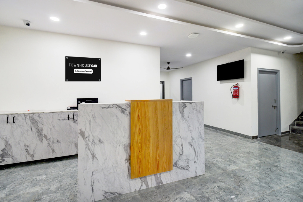 Super Townhouse Oak L B Nagar Metro Station