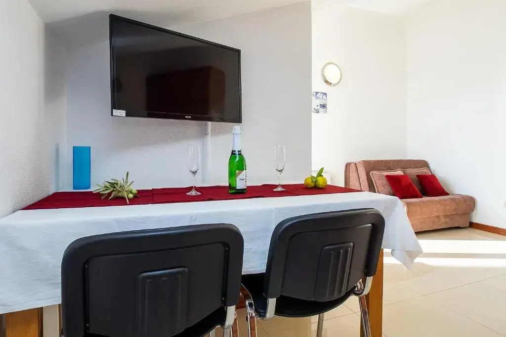 Apartments Toni 2000