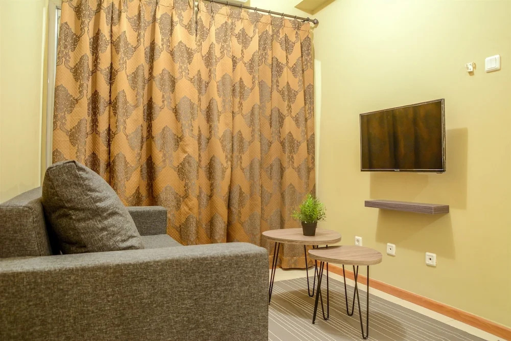 Big 2 BR (76 sqm) Apartment Grand Palace/Pallazo Kemayoran
