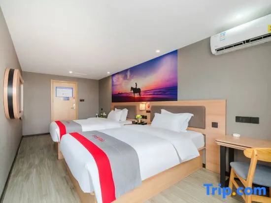 Junyi Hotel (Huaibin Mobile Building Store)