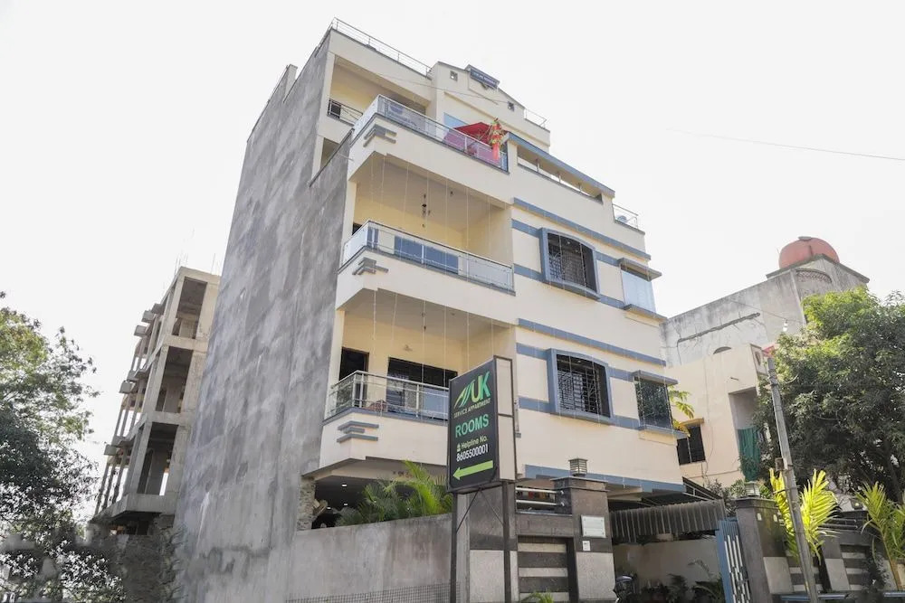 OYO 28089 Uk Service Apartment