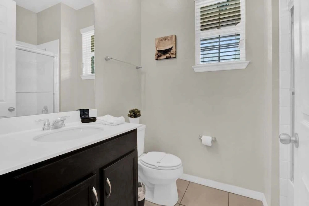 Chic 4BR With Pool, Game Room & Mickey Rooms