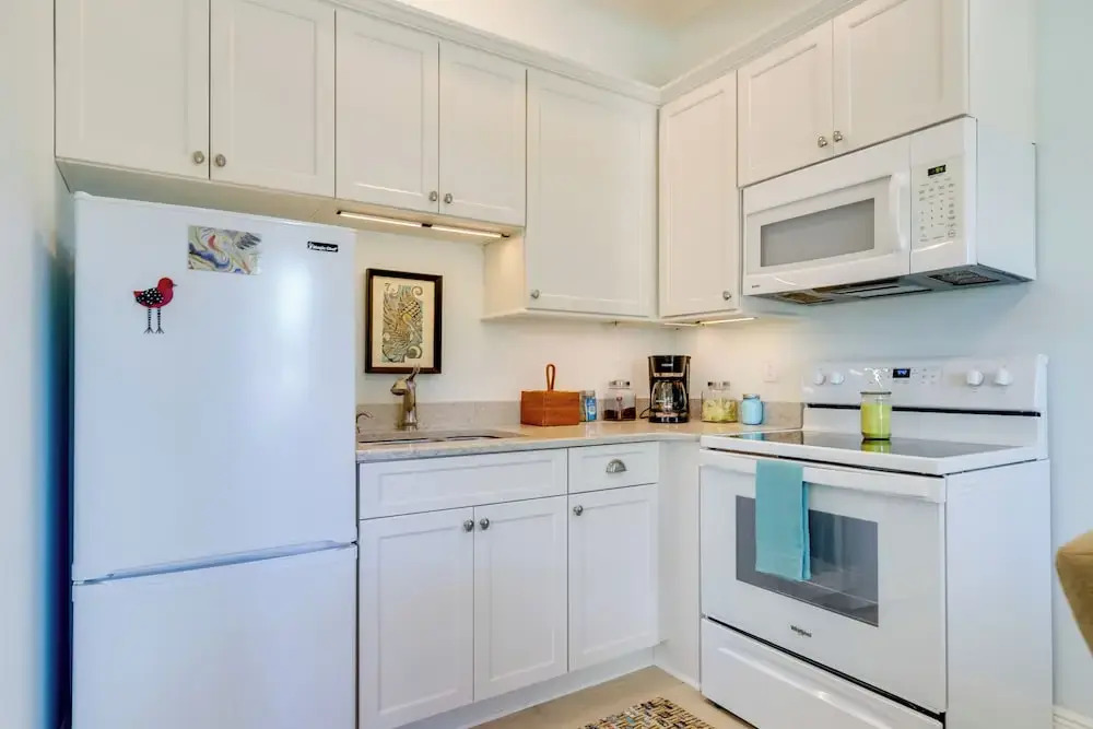 Harbor Oaks Haven: Walk to Front Beach & Downtown!