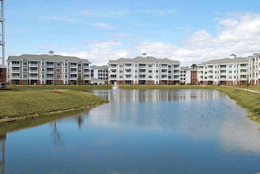 Magnolia Pointe Three-bedroom Apartment 201-4821