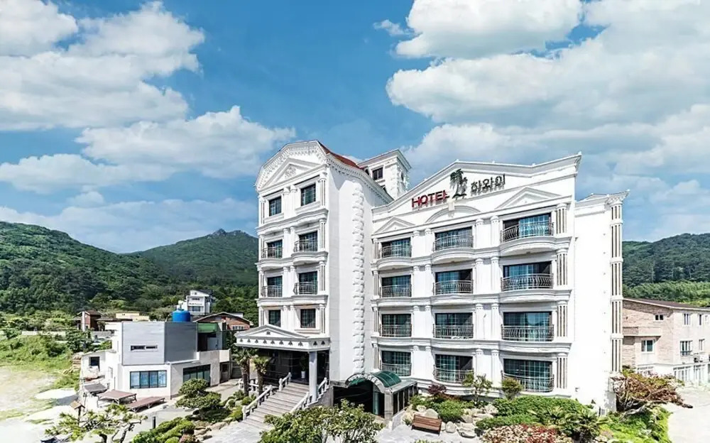 H Avenue Geoje