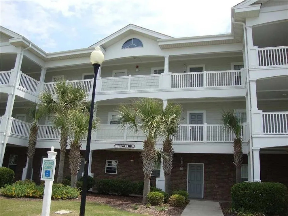 Ironwood #833 2 Bedroom Condo by RedAwning