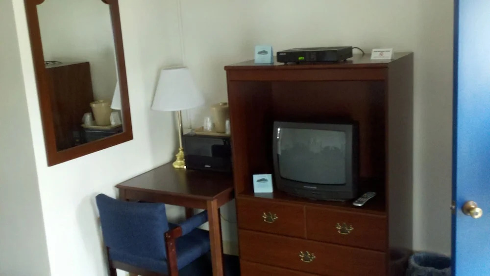 Four Oaks Lodging