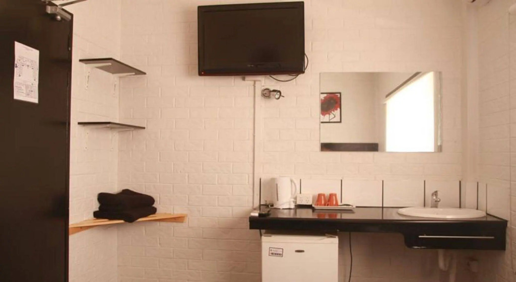 Ascot Budget Inn & Residences
