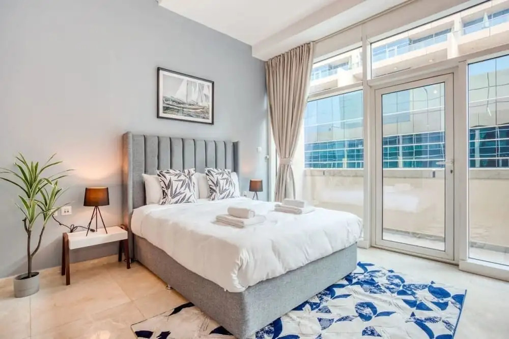 Chic & Cosy Apartment in Bay Square
