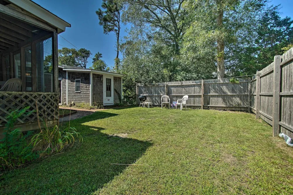 Charming MV Cottage: Walk to Dtwn Oak Bluffs!