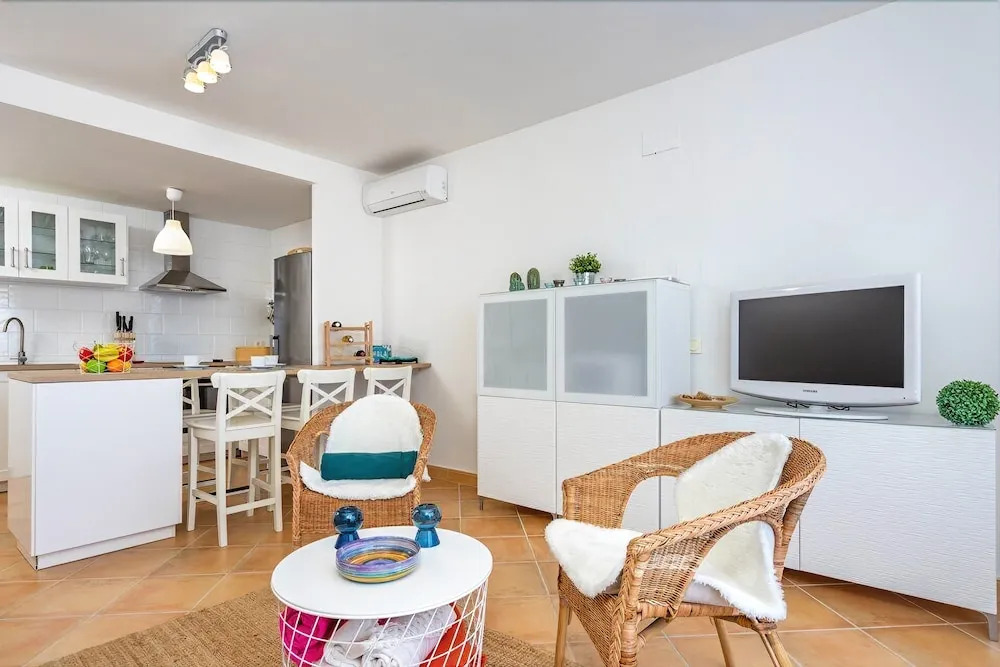 Duplex with a view Ref 69