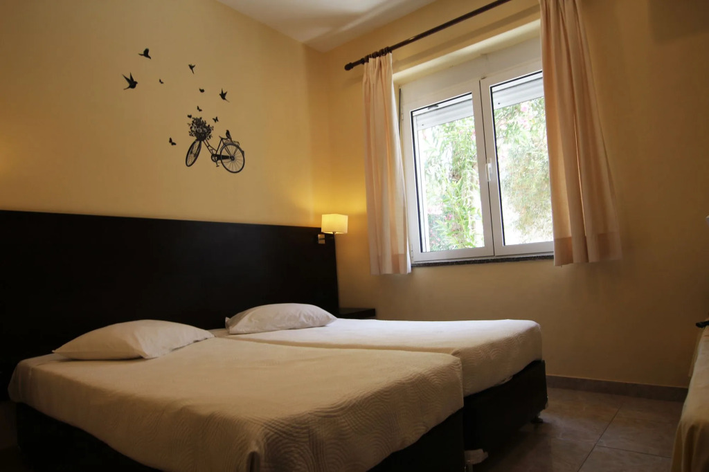 Sonia Hotel & Suites