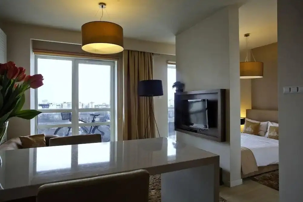 Chopin Apartments - Platinum Towers