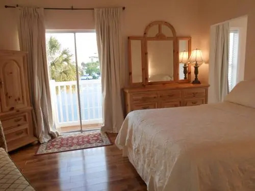 3000 Sq Ft Beach And Bay Condo