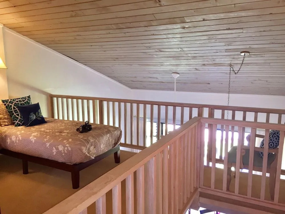 Lower Honoapiilani Condo #208 2 Bedrooms 2 Bathrooms Condo