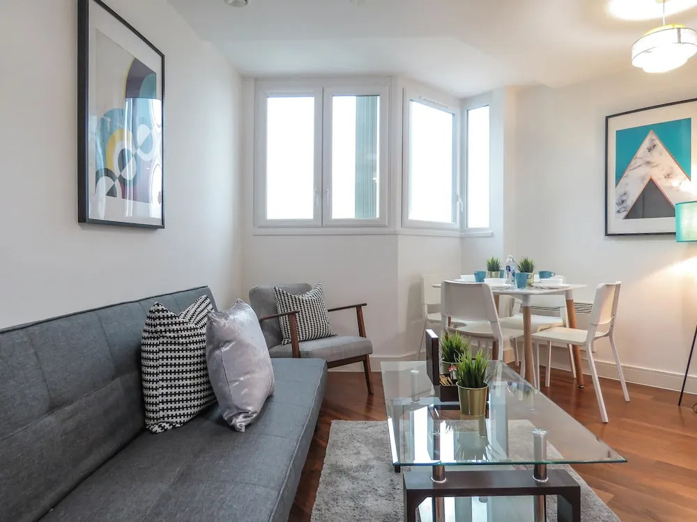 Tudors eSuites Birmingham City Centre Apartments near Gas Street Basin
