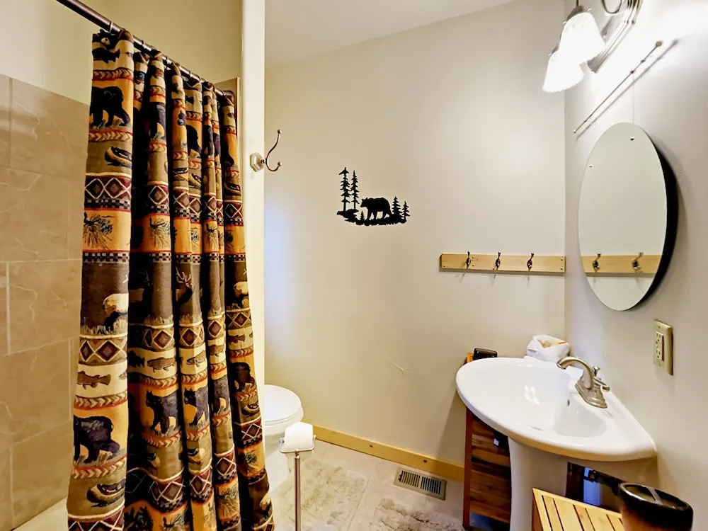 2536 Knox Avenue Home 3 Bedrooms 2 Bathrooms Home
