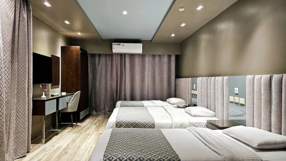 Grand Bayan Hotel & Apt at Nile Plaza