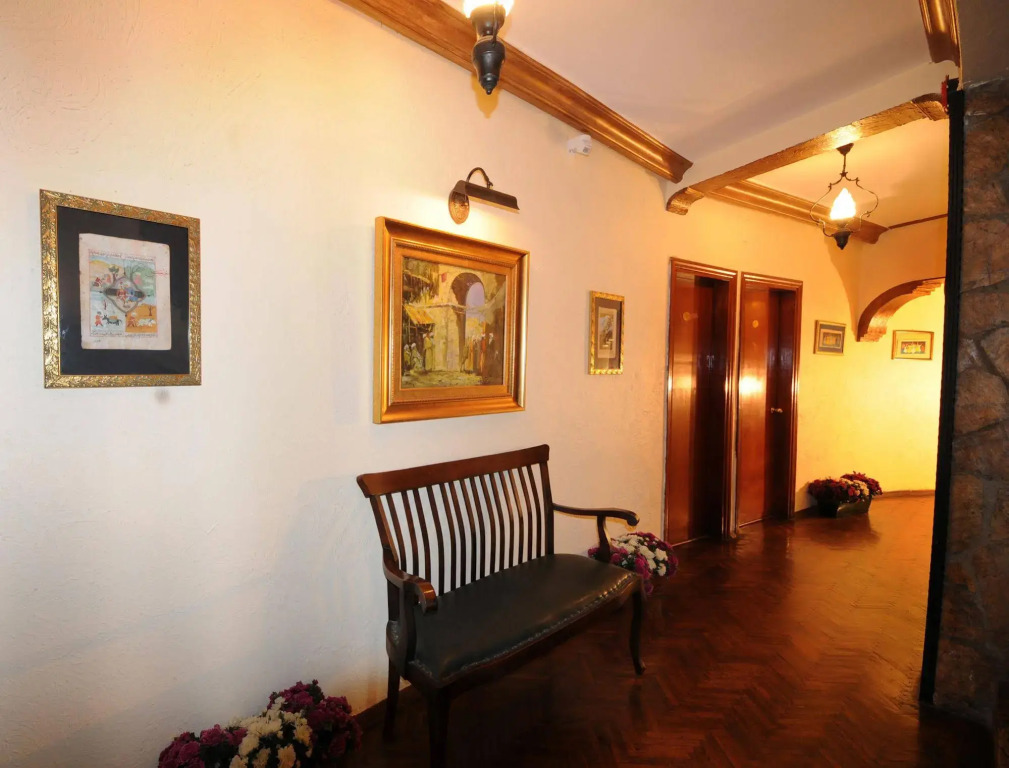 Megara Palace